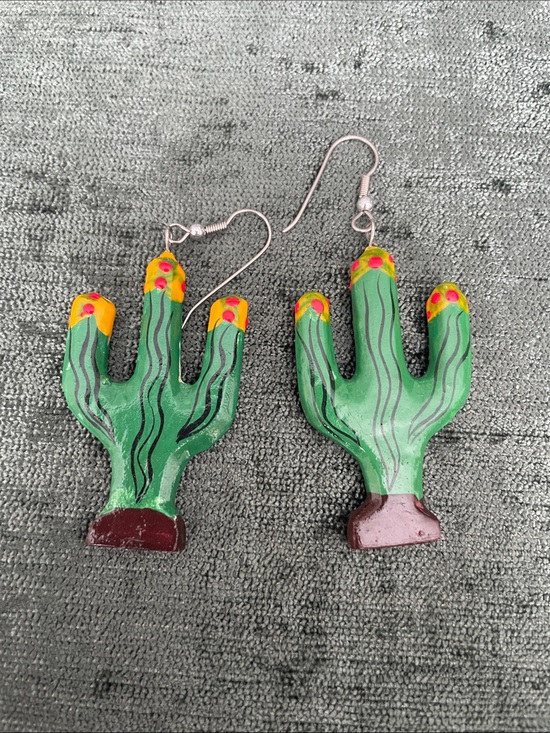 Vintage Jewelry - Vintage 1990’s Green Cactus Dangle Earrings. About 2 inch long.